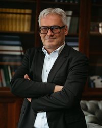 Porträtfoto von Christoph Schneider