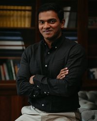 Portrait photo of Deepak Ravikumar