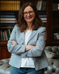 Portrait photo of Stefanie Klein