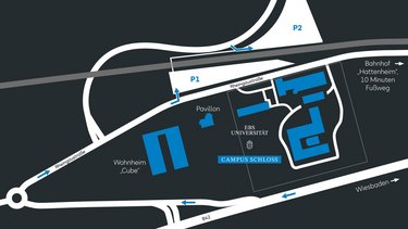 Karte des Campus Schloss der EBS Universität, mit markierten Gebäuden und Parkplätzen sowie Fuß- und Anfahrtswegen.