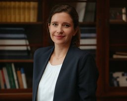 Porträtfoto von Professorin Dr. Katja Chandna Hoppe