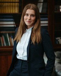 Portrait photo of Annika Schreiber