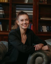 Porträtfoto von Sina Bräck