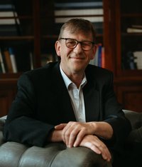 Portrait photo of Marcus Kreikebaum