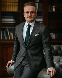 Portrait photo of Marc Sauer