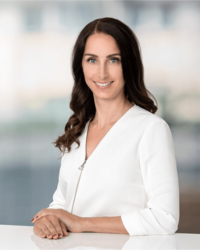 Porträtfoto von Julia Kroenung